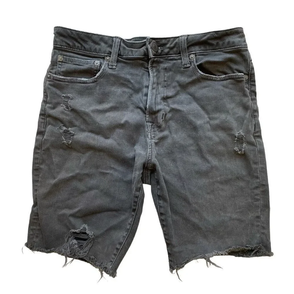 American Eagle Outfitter’s Gray Bermuda Short - Women’s 30‎